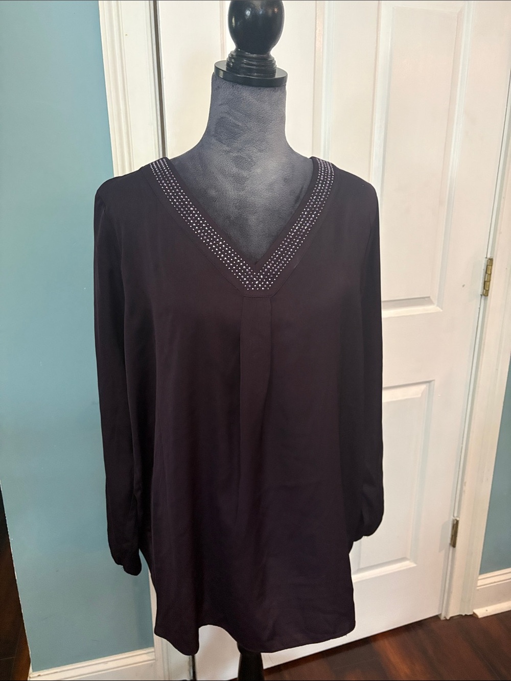 Apt. 9 Dark Purple V-Neck Long Sleeve Tunic with Studded Trim